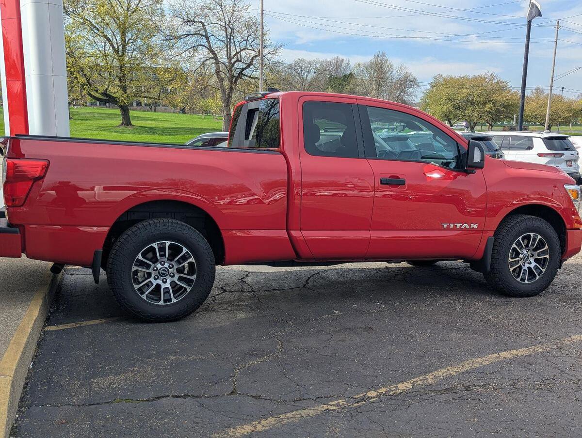Used 2024 Nissan Titan SV w/ SV Utility Package image 37
