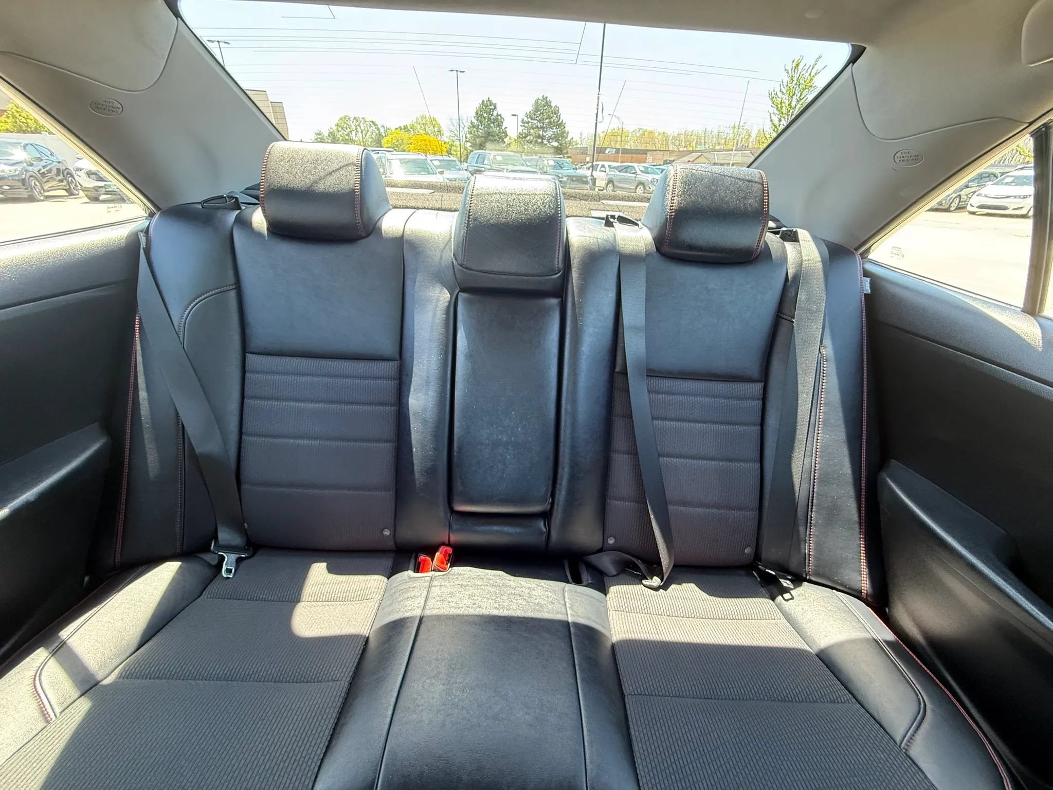 Used 2016 Toyota Camry SE FWD image 37