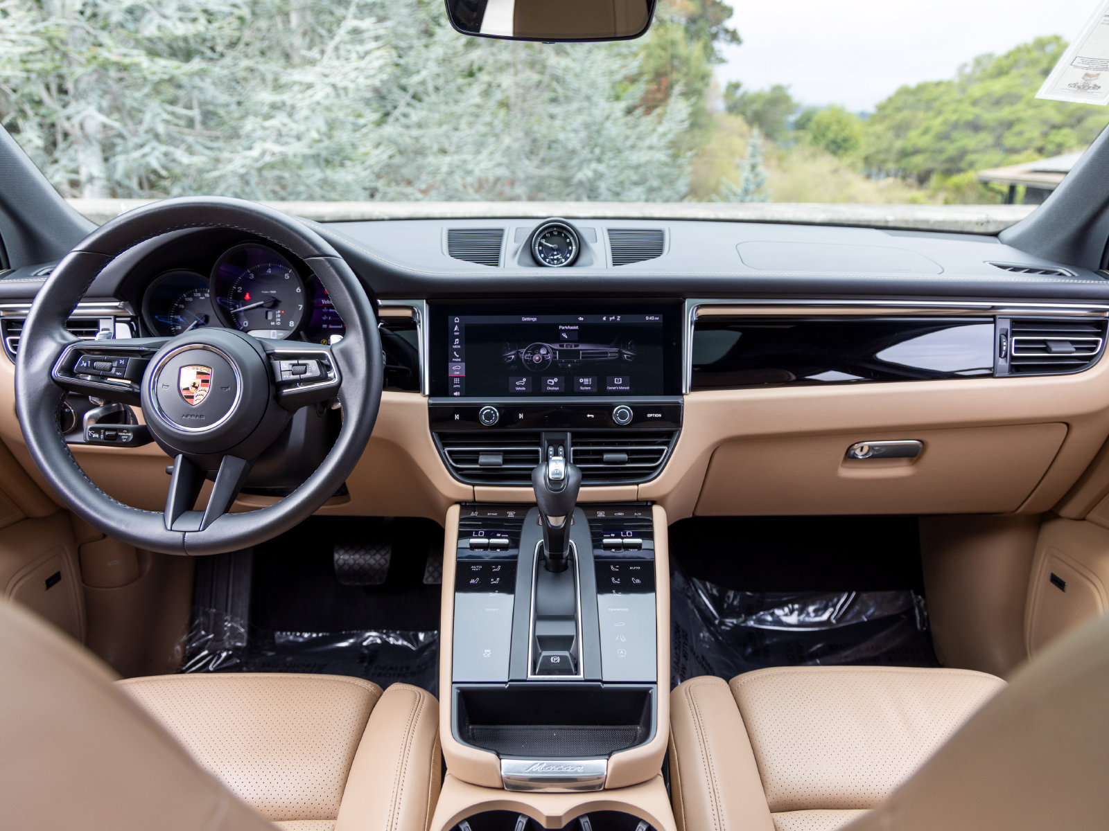 Used 2024 Porsche Macan AWD/4WD image 35