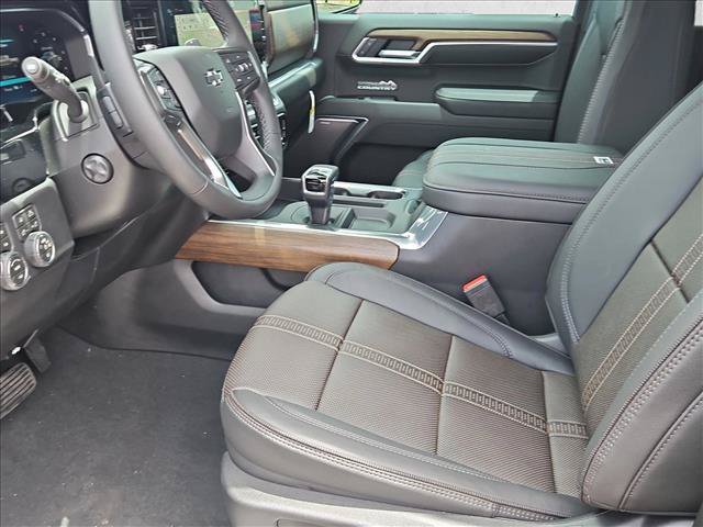 New 2026 Chevrolet Silverado 1500 High Country w/ Midnight Edition AWD/4WD video 4