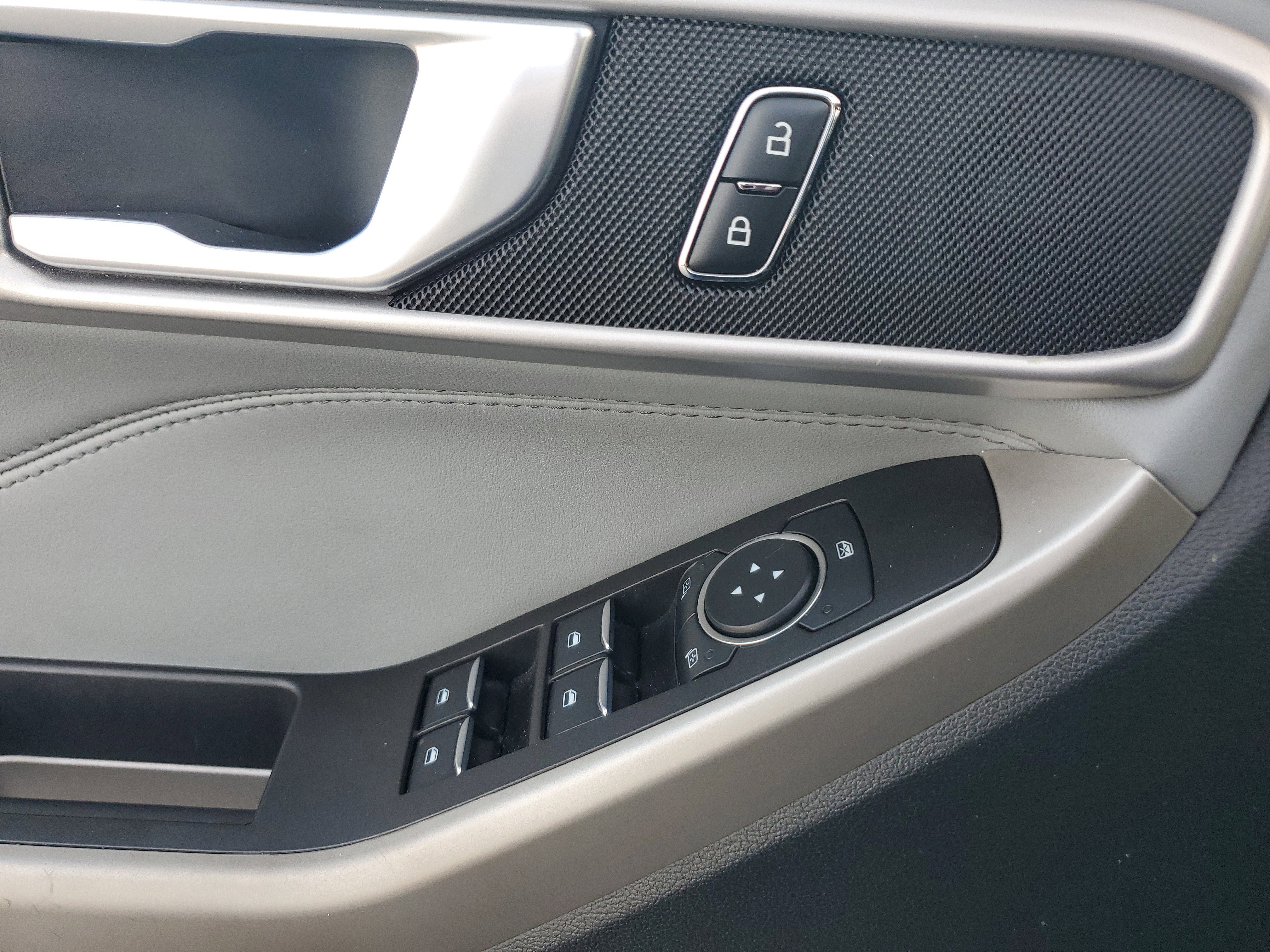 Used 2023 Ford Explorer XLT w/ Equipment Group 202A image 30