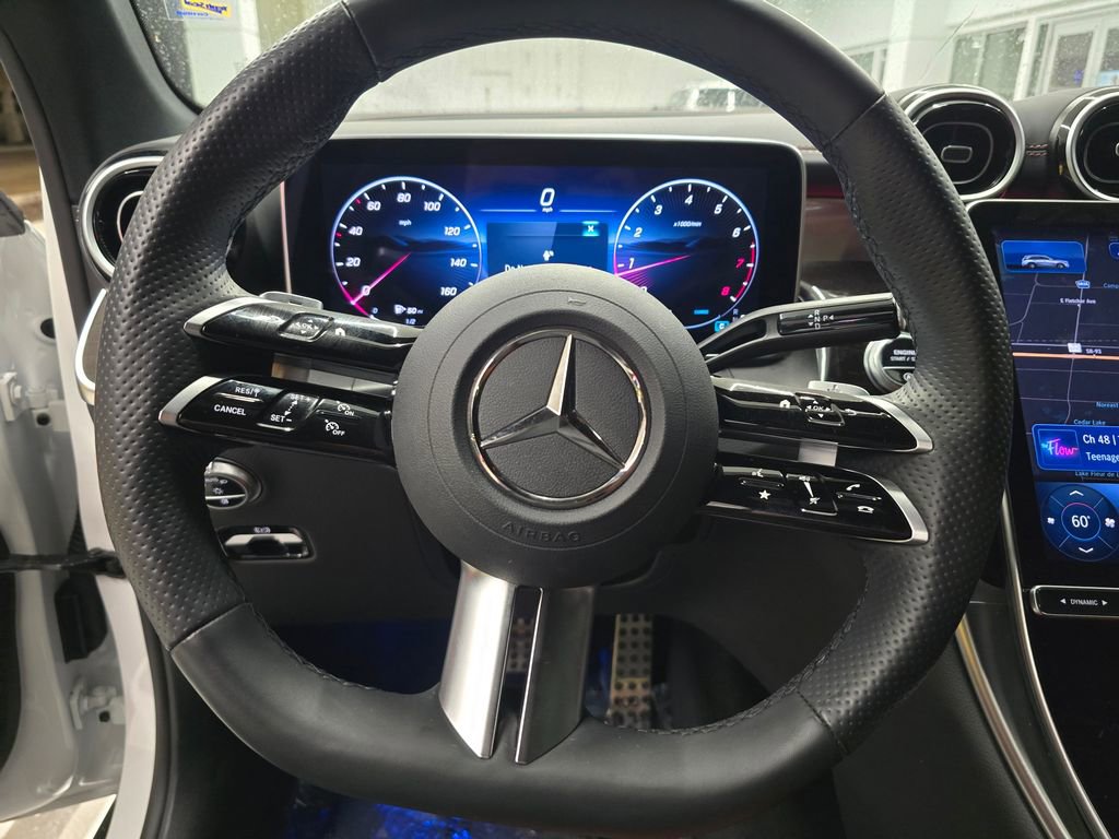 Used 2025 Mercedes-Benz GLC 300 4MATIC w/ AMG Line image 18