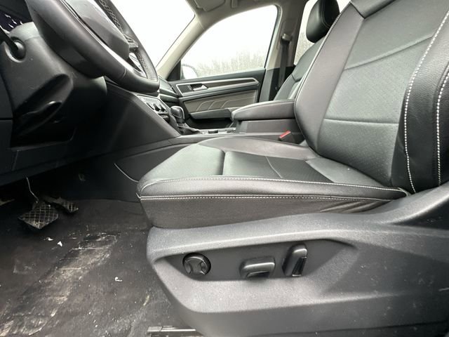 Used 2023 Volkswagen Atlas SE w/ Black Wheel Package image 16