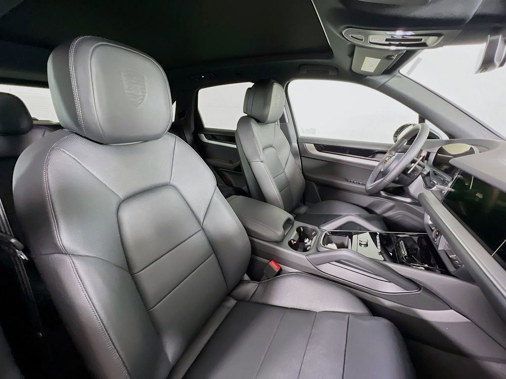 New 2026 Porsche Cayenne image 30