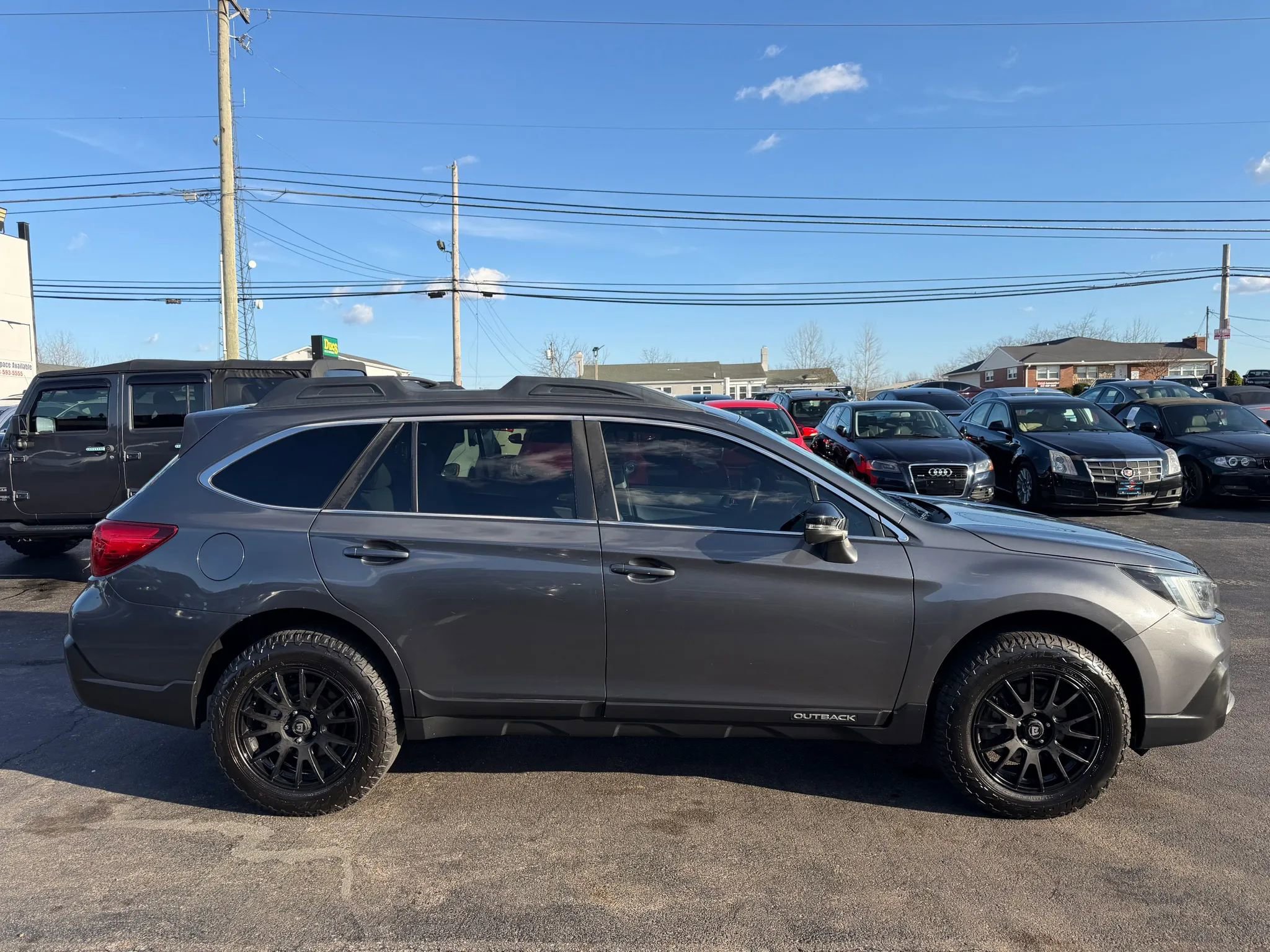 Used 2018 Subaru Outback 2.5i Premium AWD/4WD image 2
