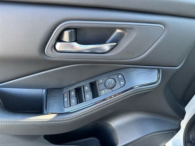 New 2026 Nissan Rogue SV image 10