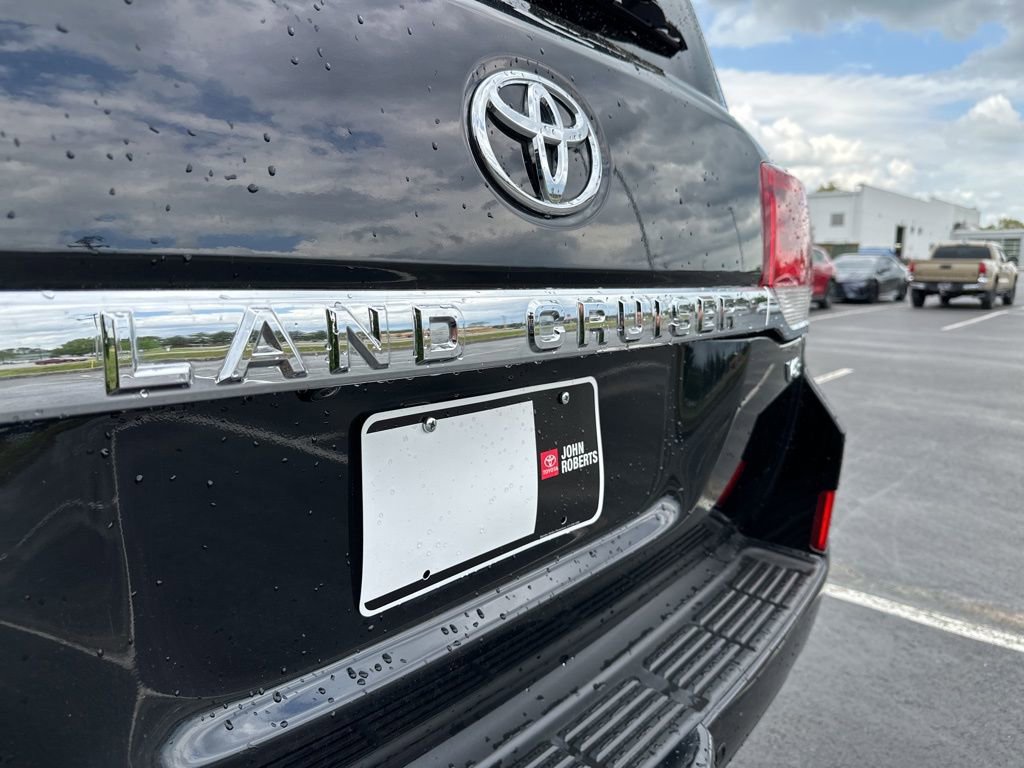 Certified 2021 Toyota Land Cruiser image 47