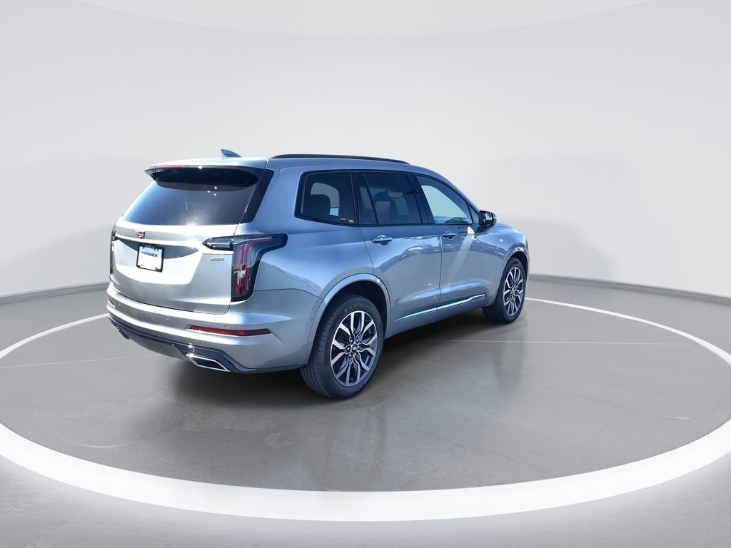 Used 2023 Cadillac XT6 Sport w/ Technology Package image 8