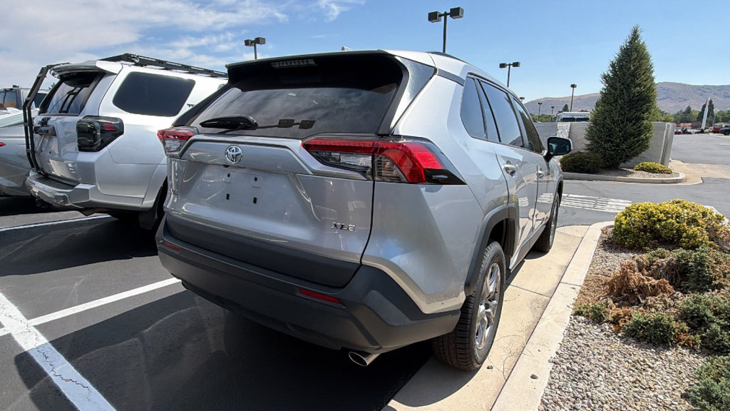 Used 2024 Toyota RAV4 XLE w/ Convenience Package FWD image 2