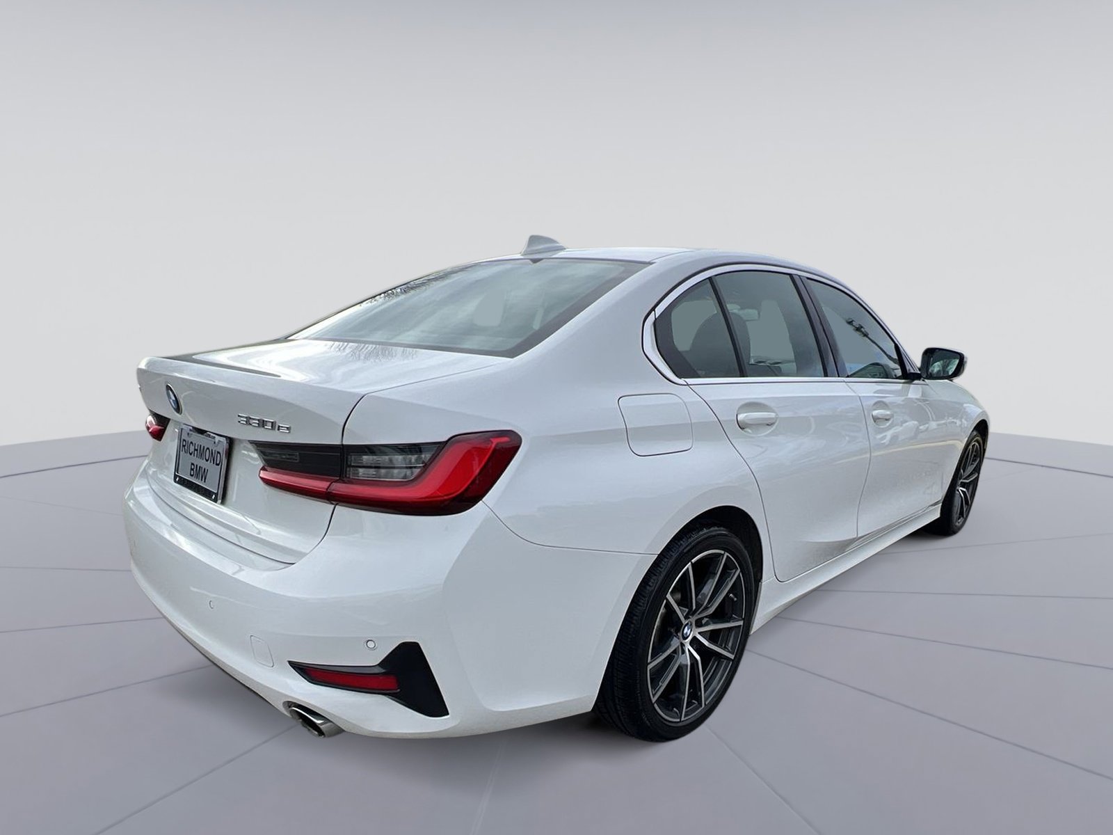 Used 2021 BMW 330e xDrive w/ Convenience Package image 9