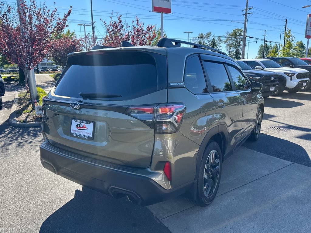 Used 2025 Subaru Forester Limited AWD/4WD image 5