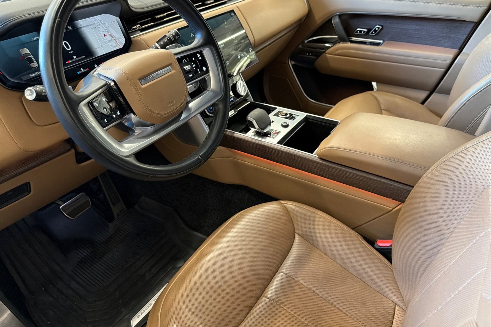 Used 2023 Land Rover Range Rover SE AWD/4WD image 4