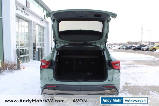 Used 2025 Chevrolet Trax ACTIV w/ Sunroof Package image 8