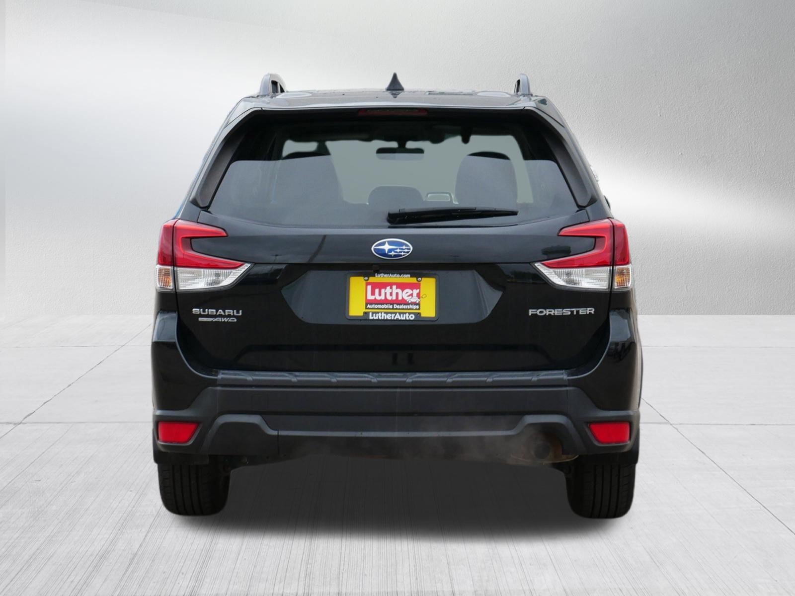 Used 2019 Subaru Forester Premium AWD/4WD image 6