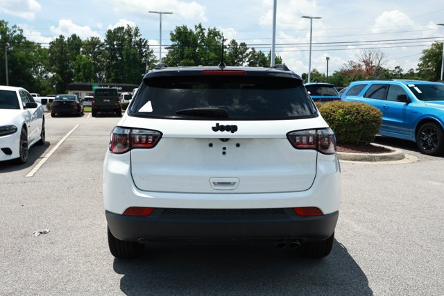 Used 2022 Jeep Compass Latitude FWD image 6