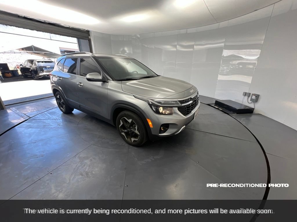 Used 2024 Kia Seltos EX FWD image 8