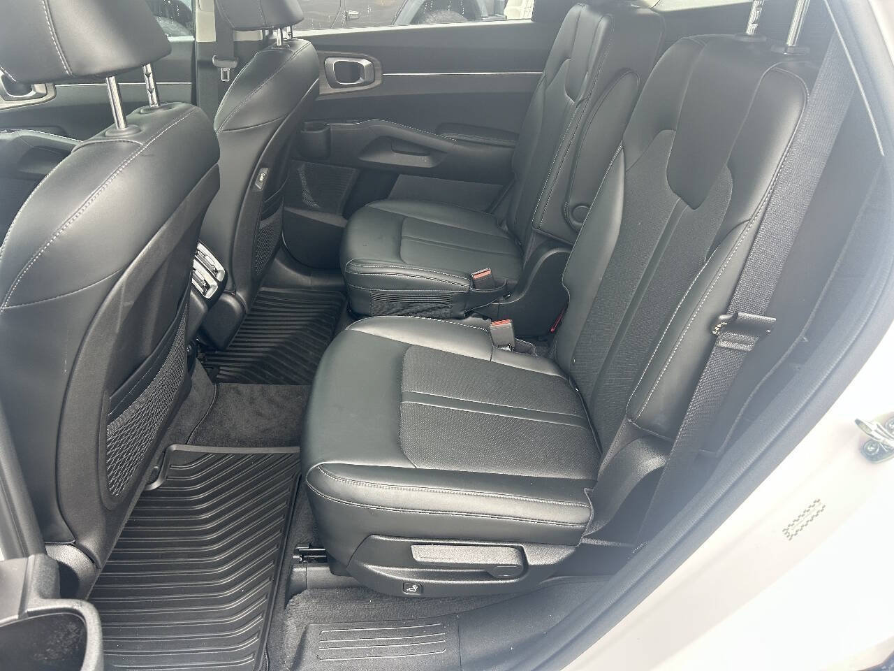 Used 2021 Kia Sorento EX w/ Panoramic Sunroof Package FWD image 10