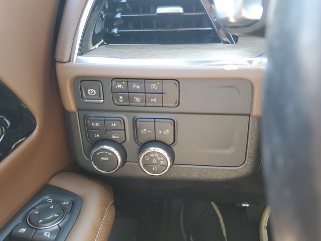 Used 2025 Chevrolet Tahoe High Country AWD/4WD image 21