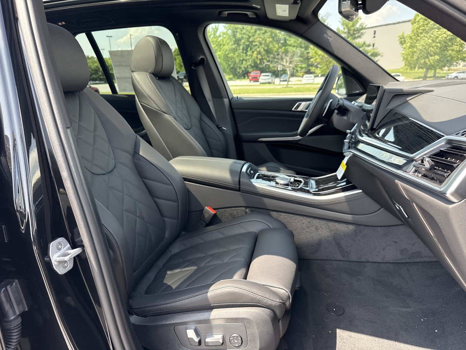 New 2026 BMW X5 xDrive40i w/ M Sport Package AWD/4WD image 16