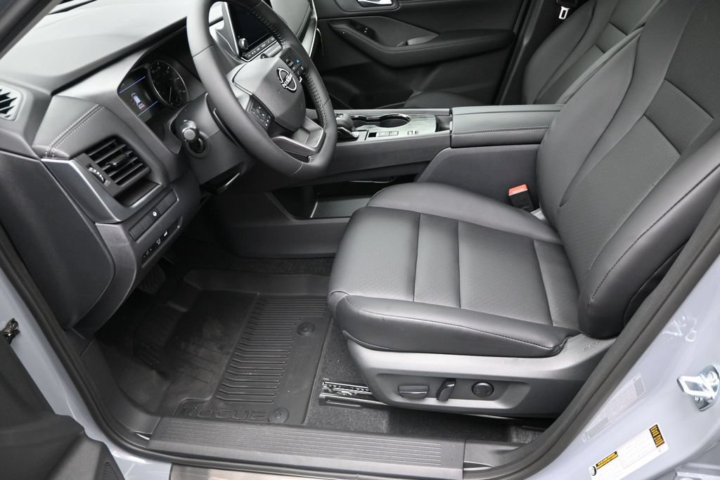 New 2026 Nissan Rogue Dark Armor FWD image 14