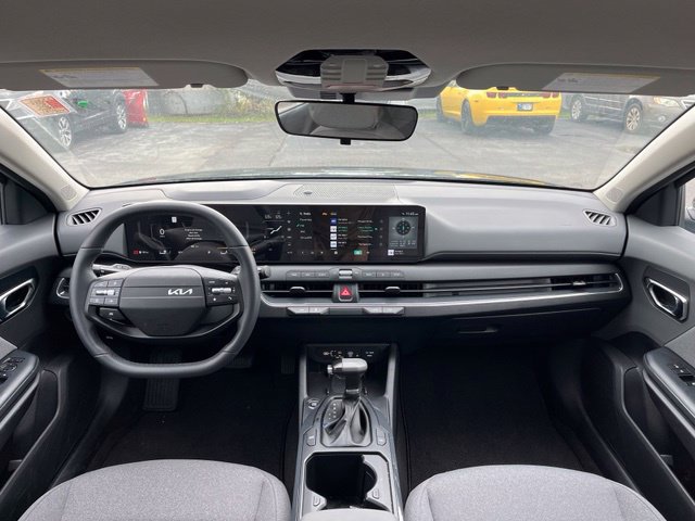 Certified 2025 Kia K4 EX FWD image 37