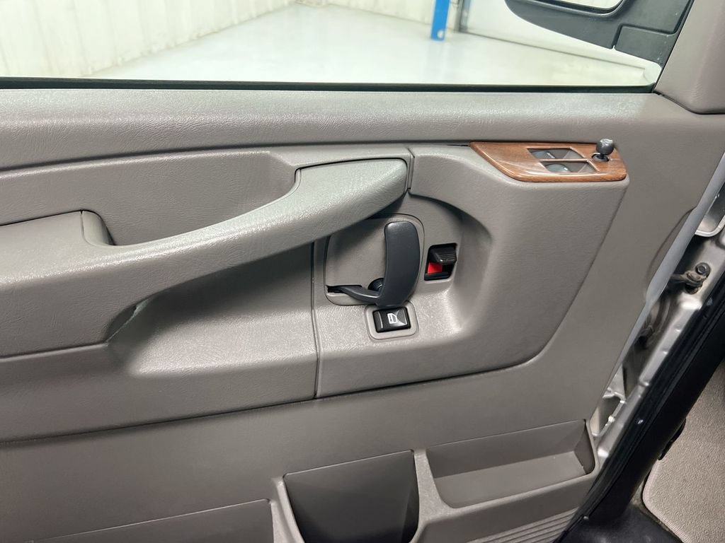 Used 2014 GMC Savana 1500 RWD image 19