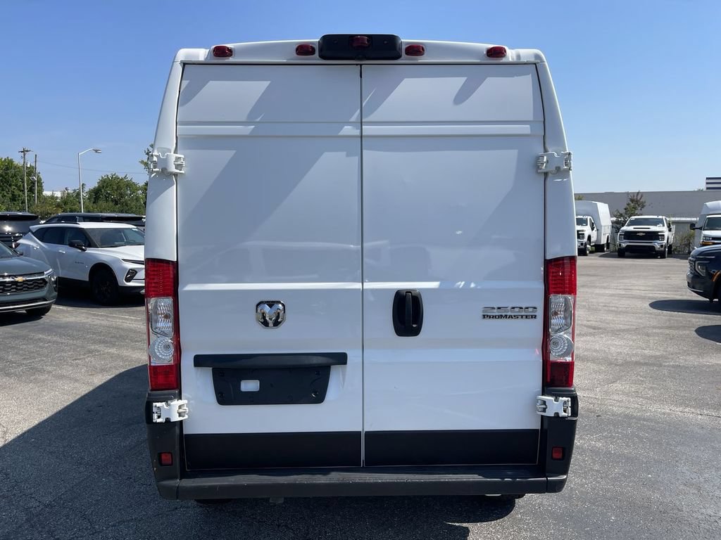 Used 2025 RAM ProMaster 2500 w/ Convenience Group FWD image 14