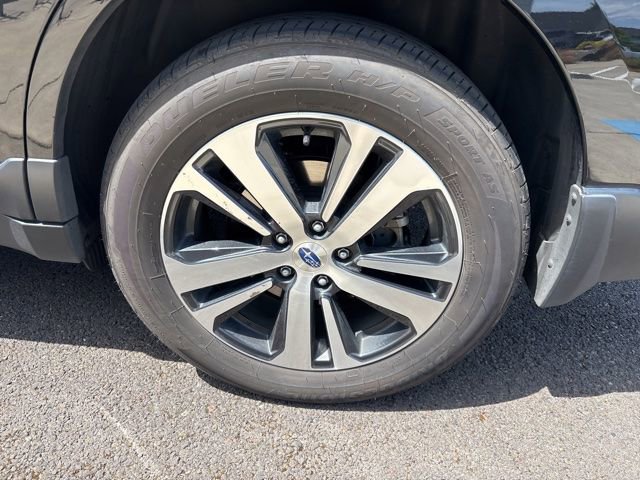 Used 2019 Subaru Outback 3.6R Limited AWD/4WD image 12