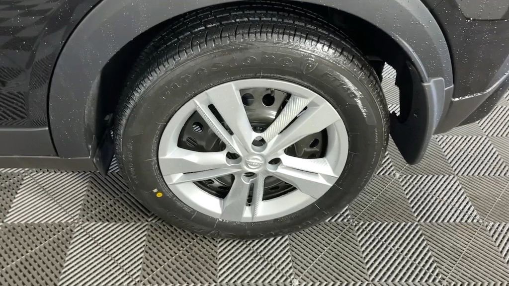 New 2025 Nissan Kicks Play S FWD image 29