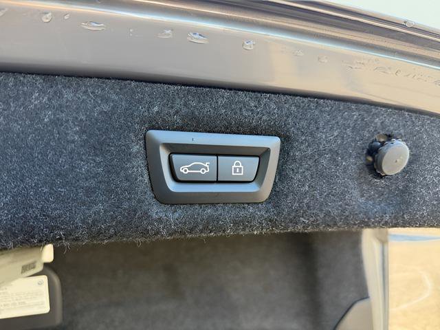 Used 2023 BMW 530i w/ M Sport Package image 9