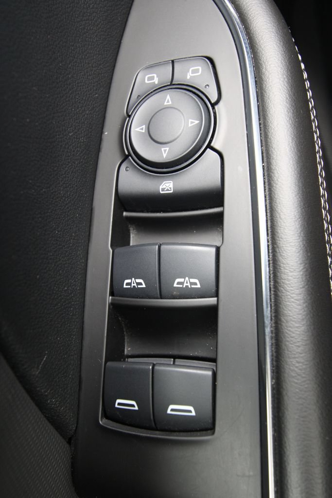 Used 2024 Buick Envision Preferred AWD/4WD image 23