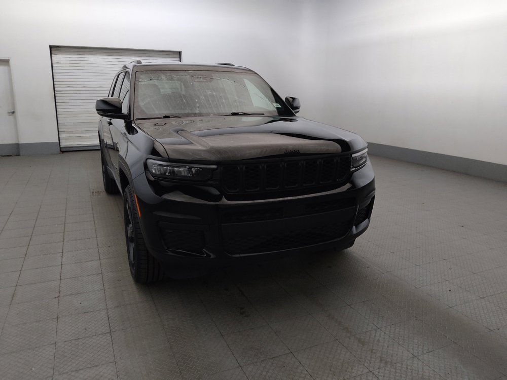 Used 2023 Jeep Grand Cherokee L Laredo RWD image 14