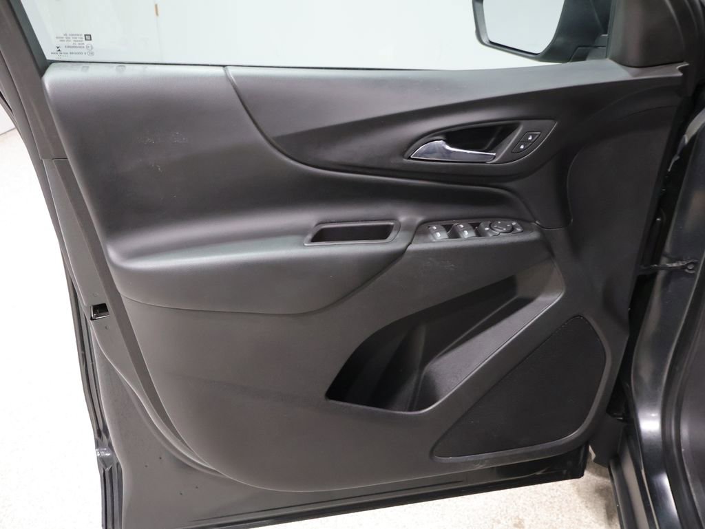 Used 2018 Chevrolet Equinox LT FWD image 13