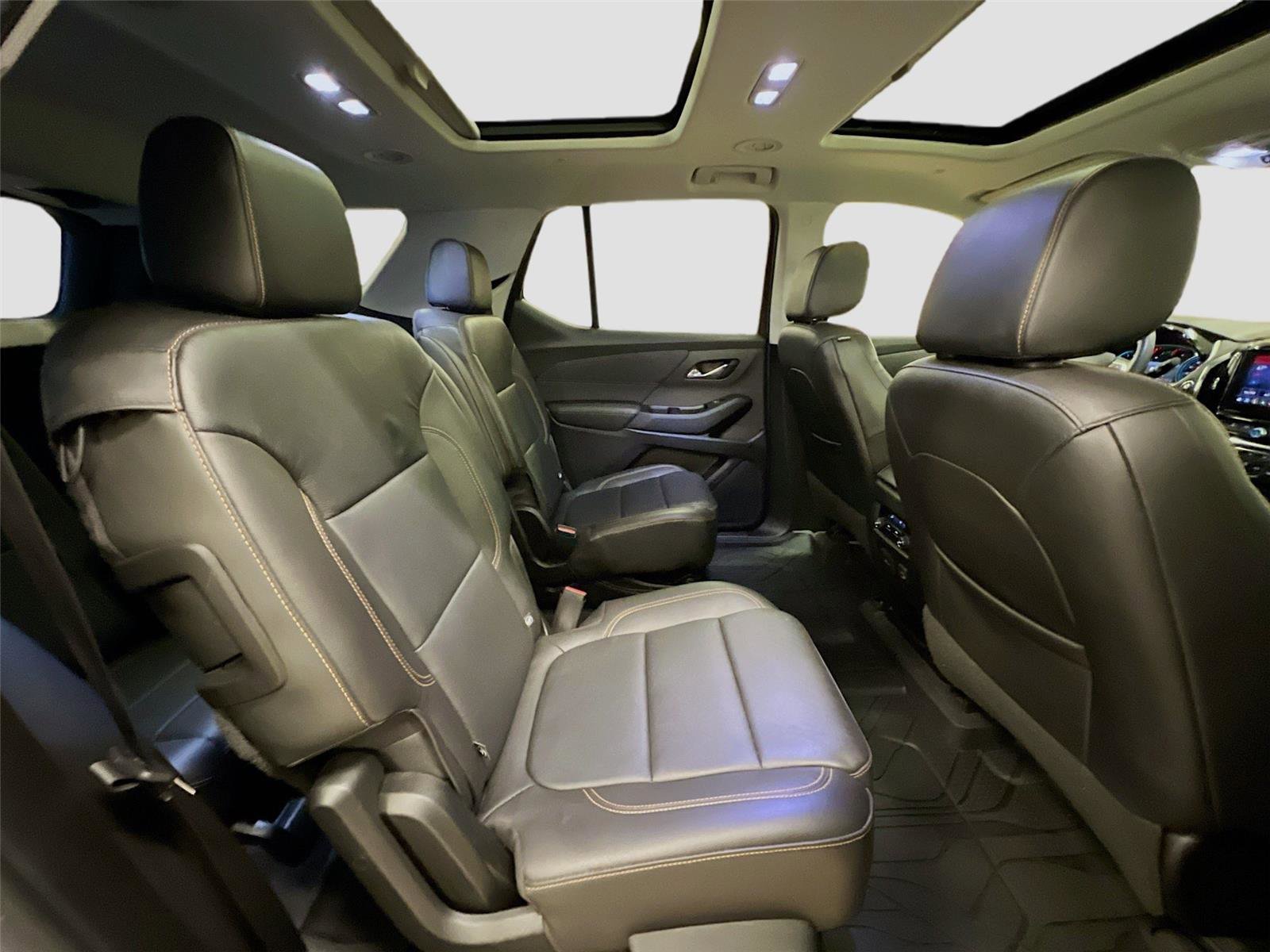 Used 2020 Chevrolet Traverse RS image 34