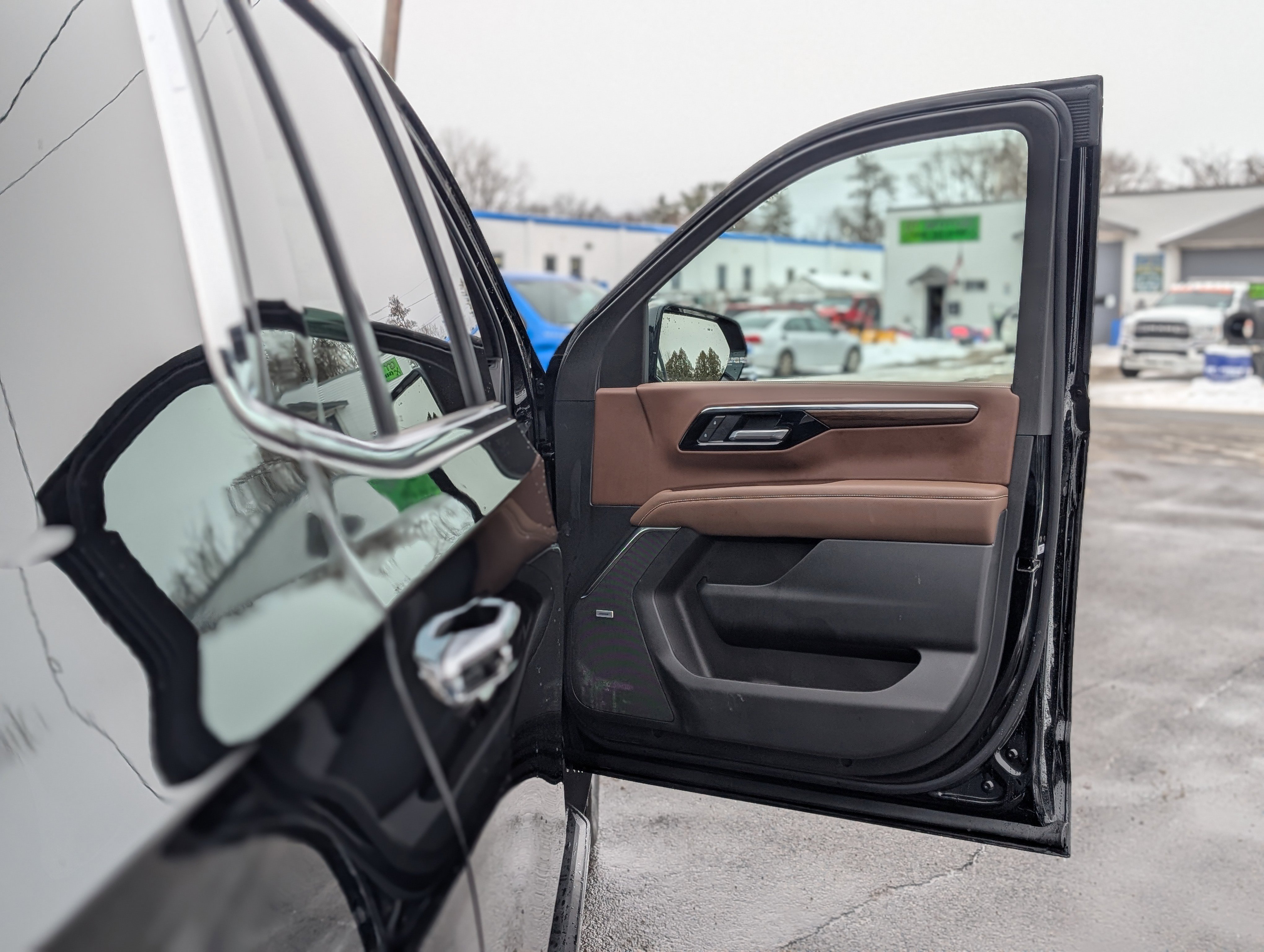 Used 2025 Chevrolet Tahoe High Country image 52