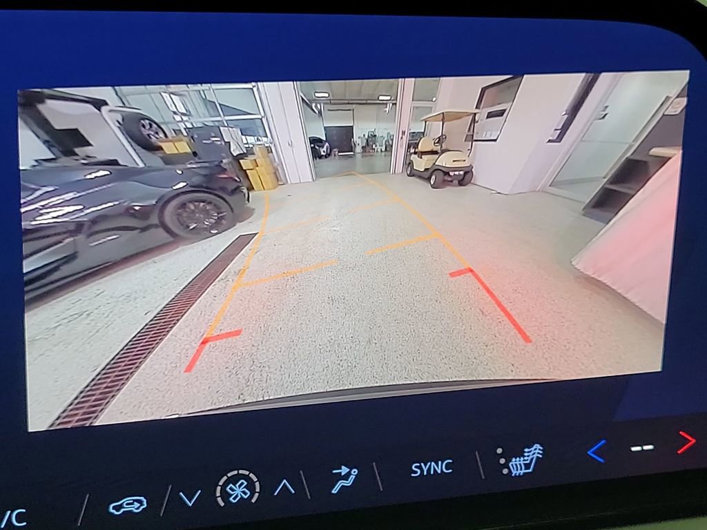 Certified 2025 Chevrolet Traverse LT image 14