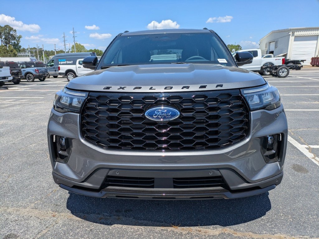 New 2026 Ford Explorer ST-Line w/ ST-Line Street Pack RWD image 9