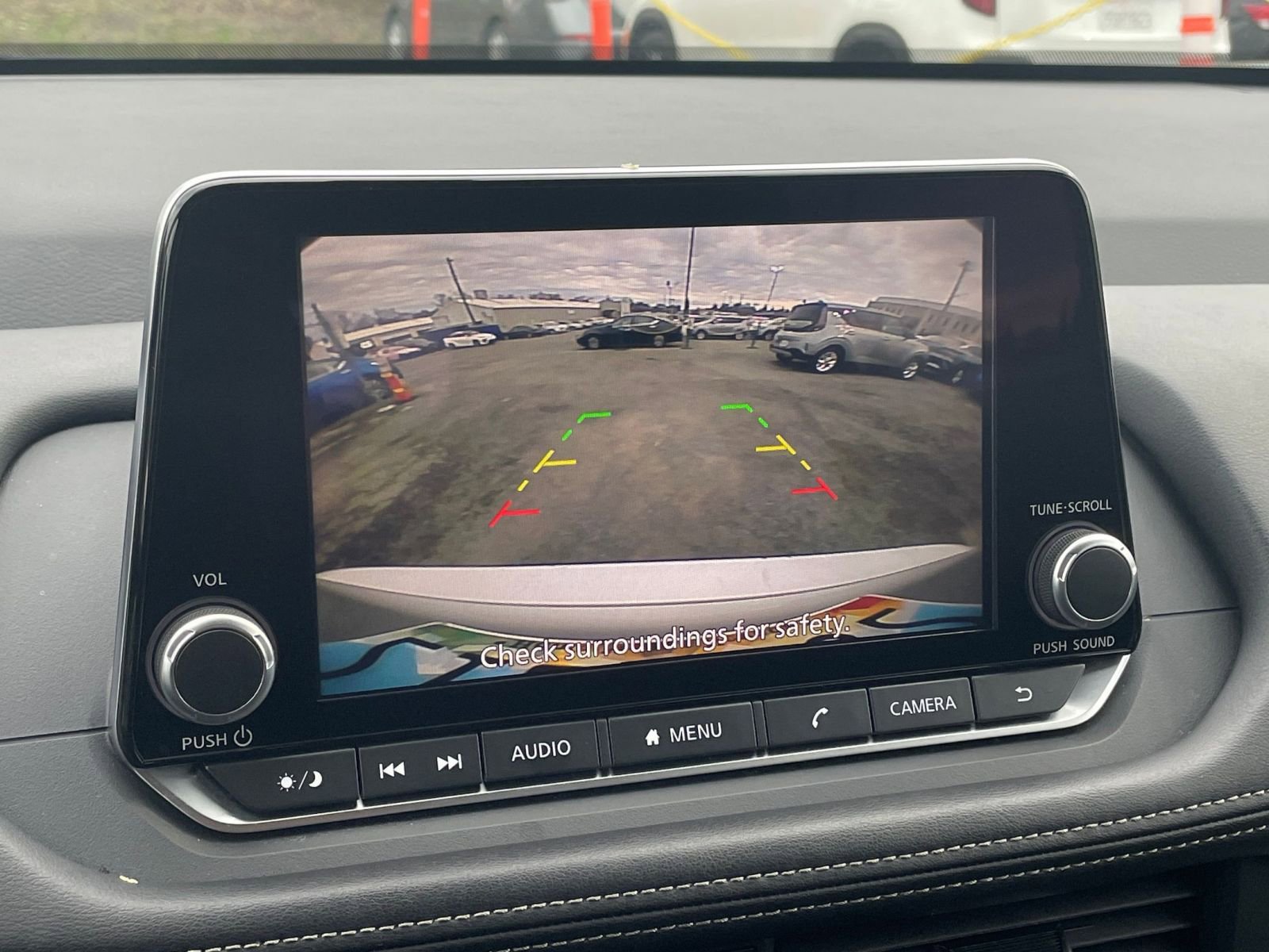 Used 2025 Nissan Rogue SV image 25