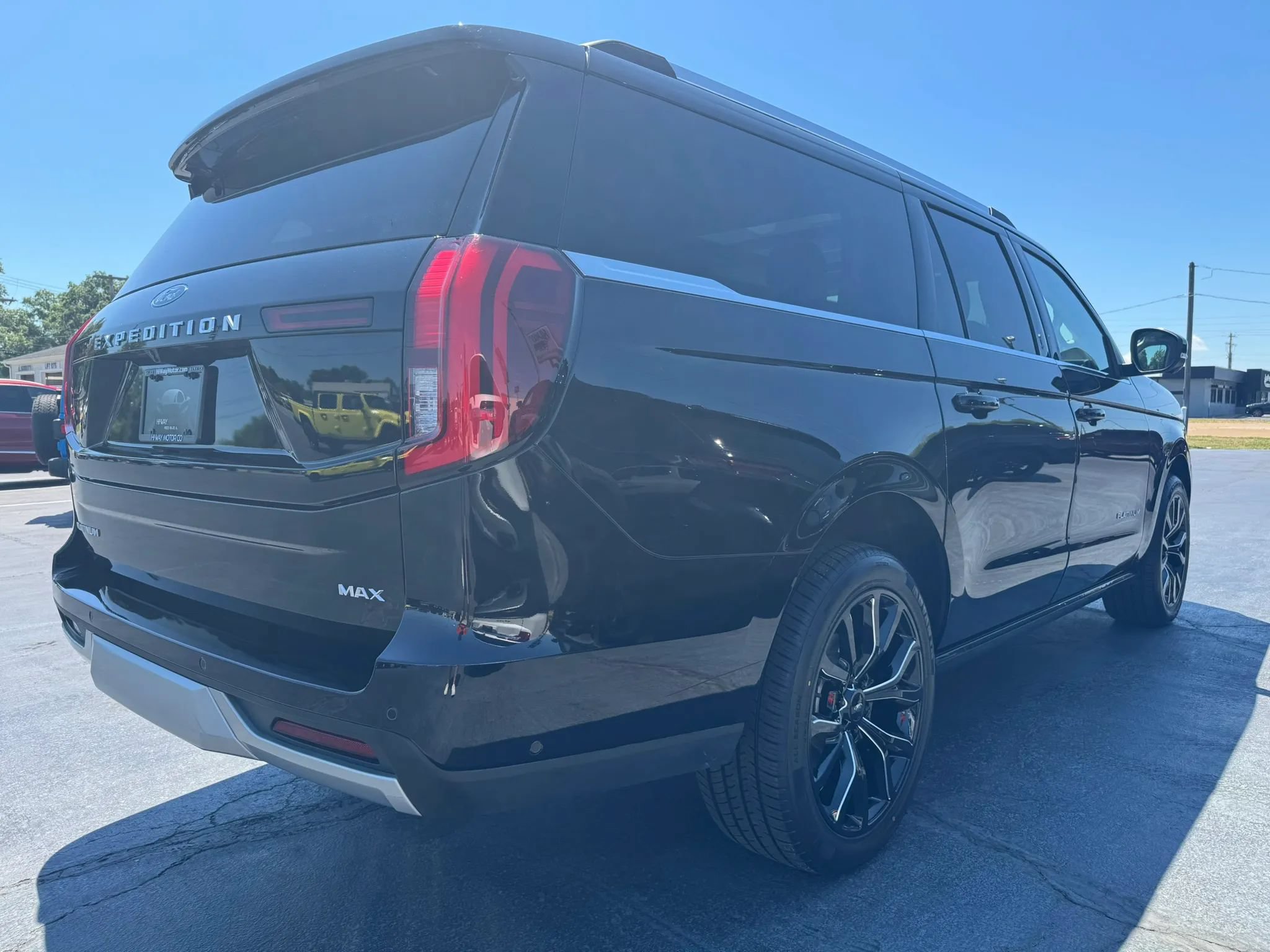 Used 2025 Ford Expedition Max Platinum AWD/4WD image 3