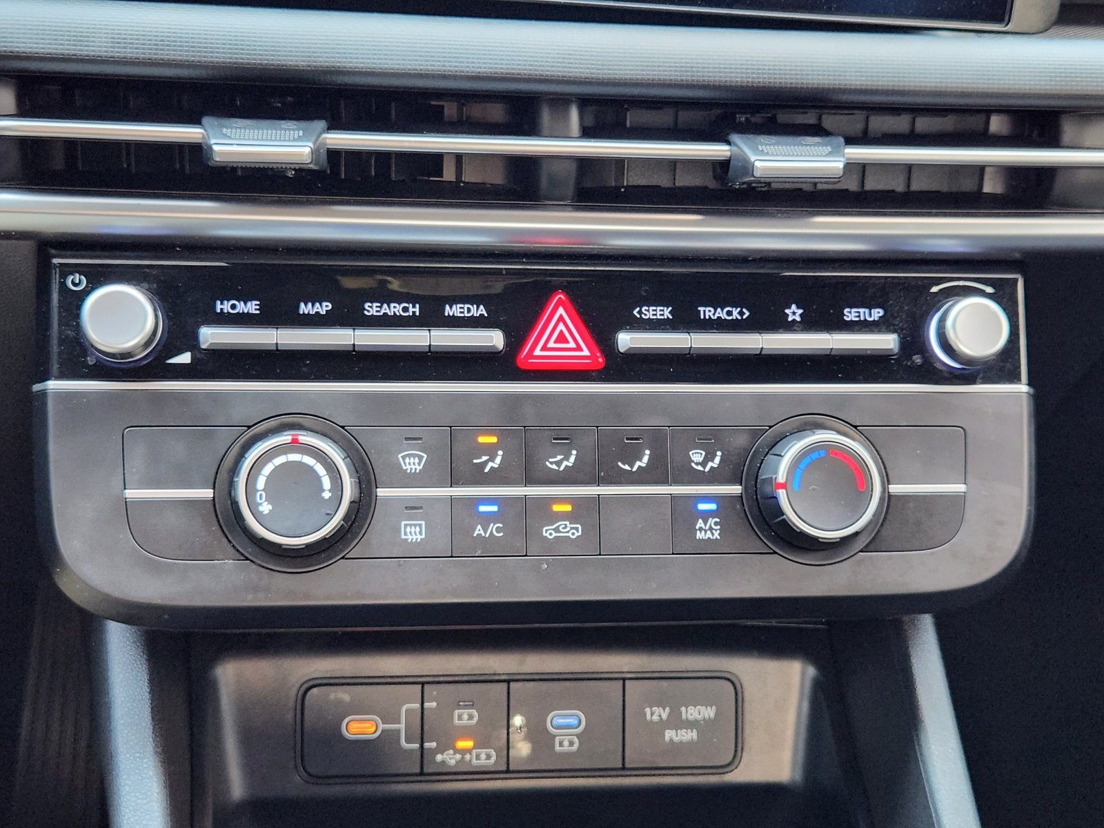 Used 2025 Hyundai Santa Cruz SE AWD/4WD image 26
