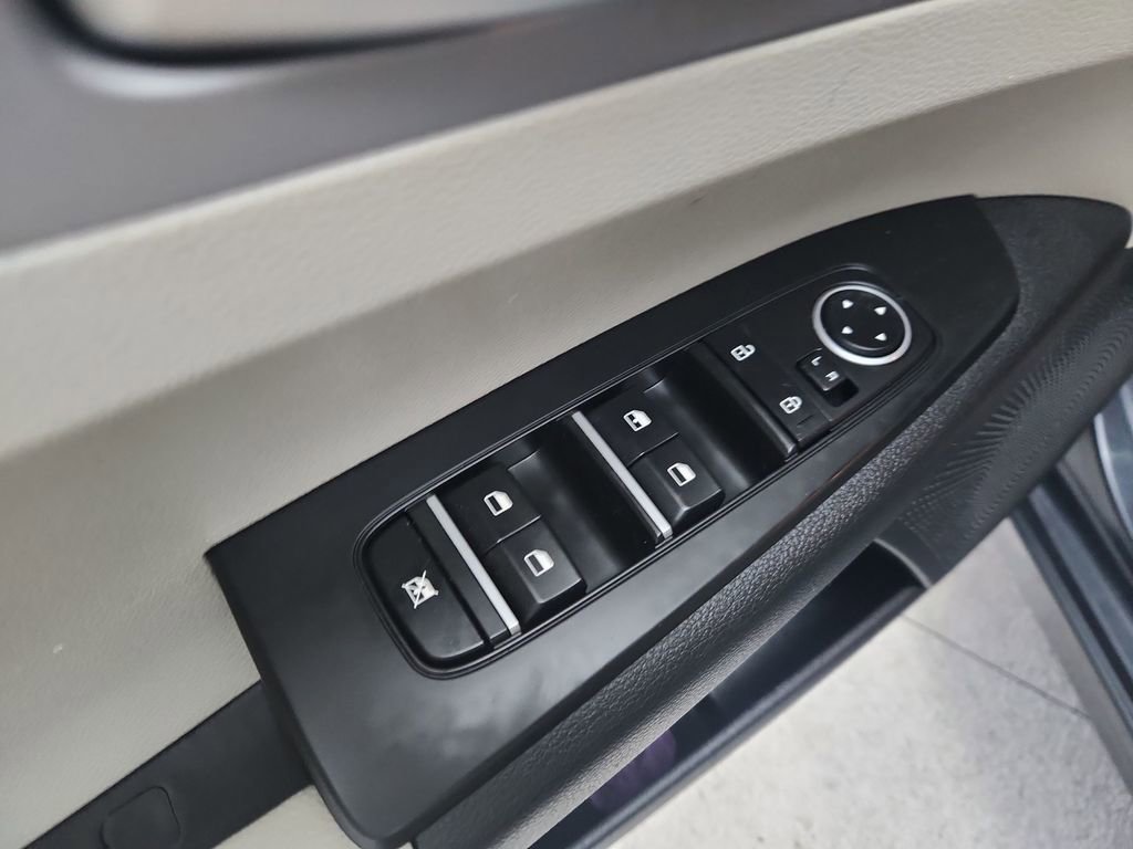 Used 2023 Kia Forte LXS w/ LXS Technology Package FWD image 19