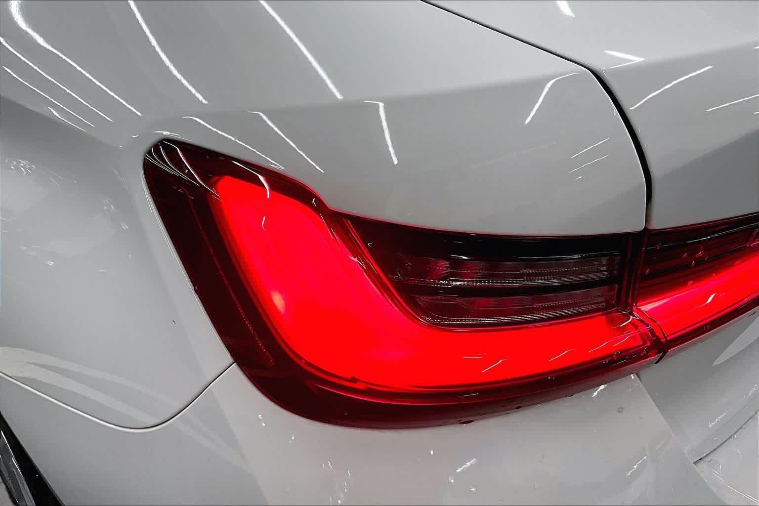 Used 2024 BMW 330i Sedan w/ Convenience Package RWD image 28