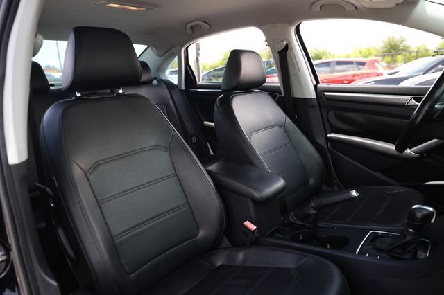Used 2017 Volkswagen Passat 1.8T R-Line FWD image 19