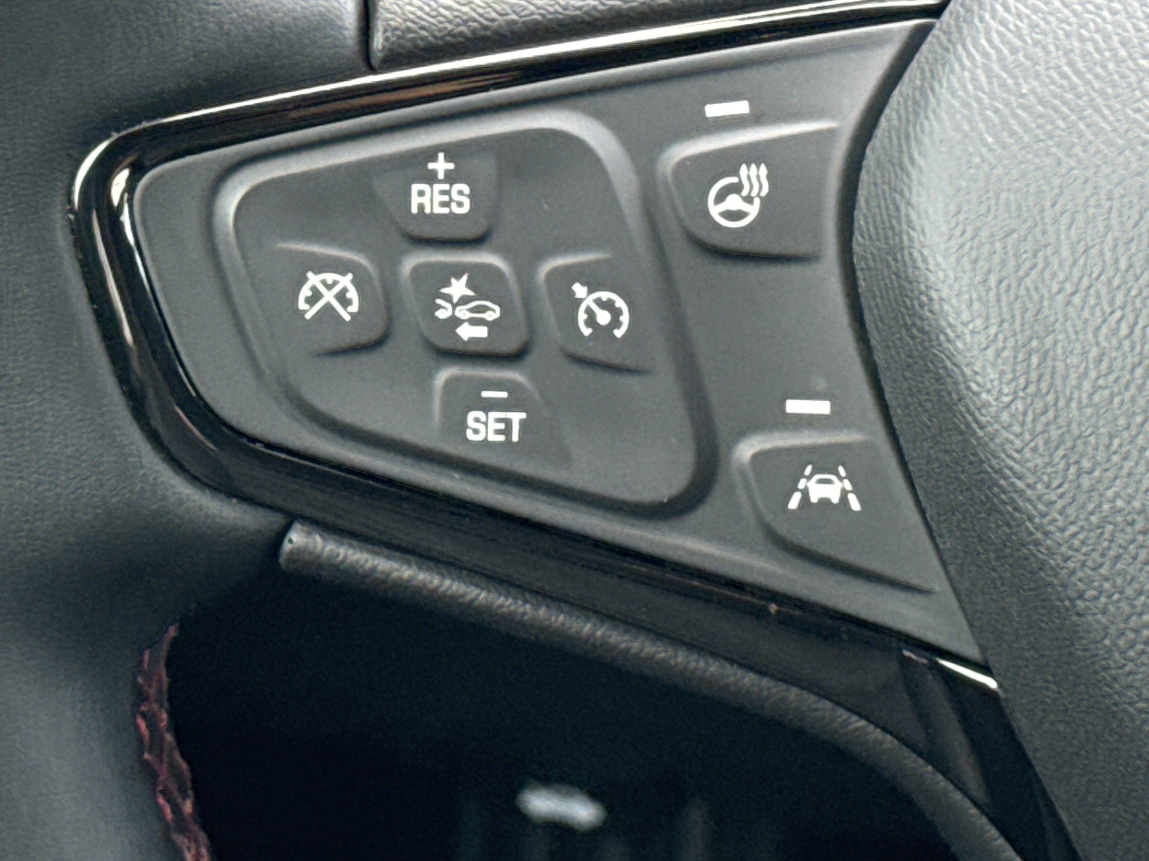 Used 2023 Chevrolet Equinox RS w/ RS Leather Package FWD image 19
