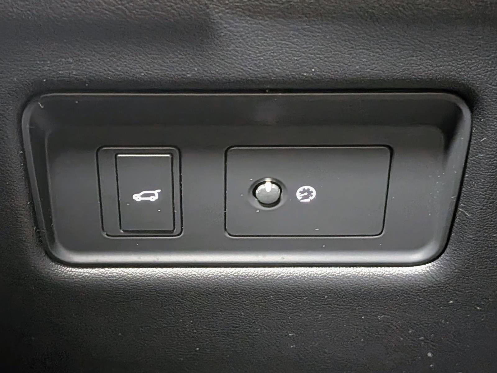 Used 2020 Land Rover Range Rover image 31