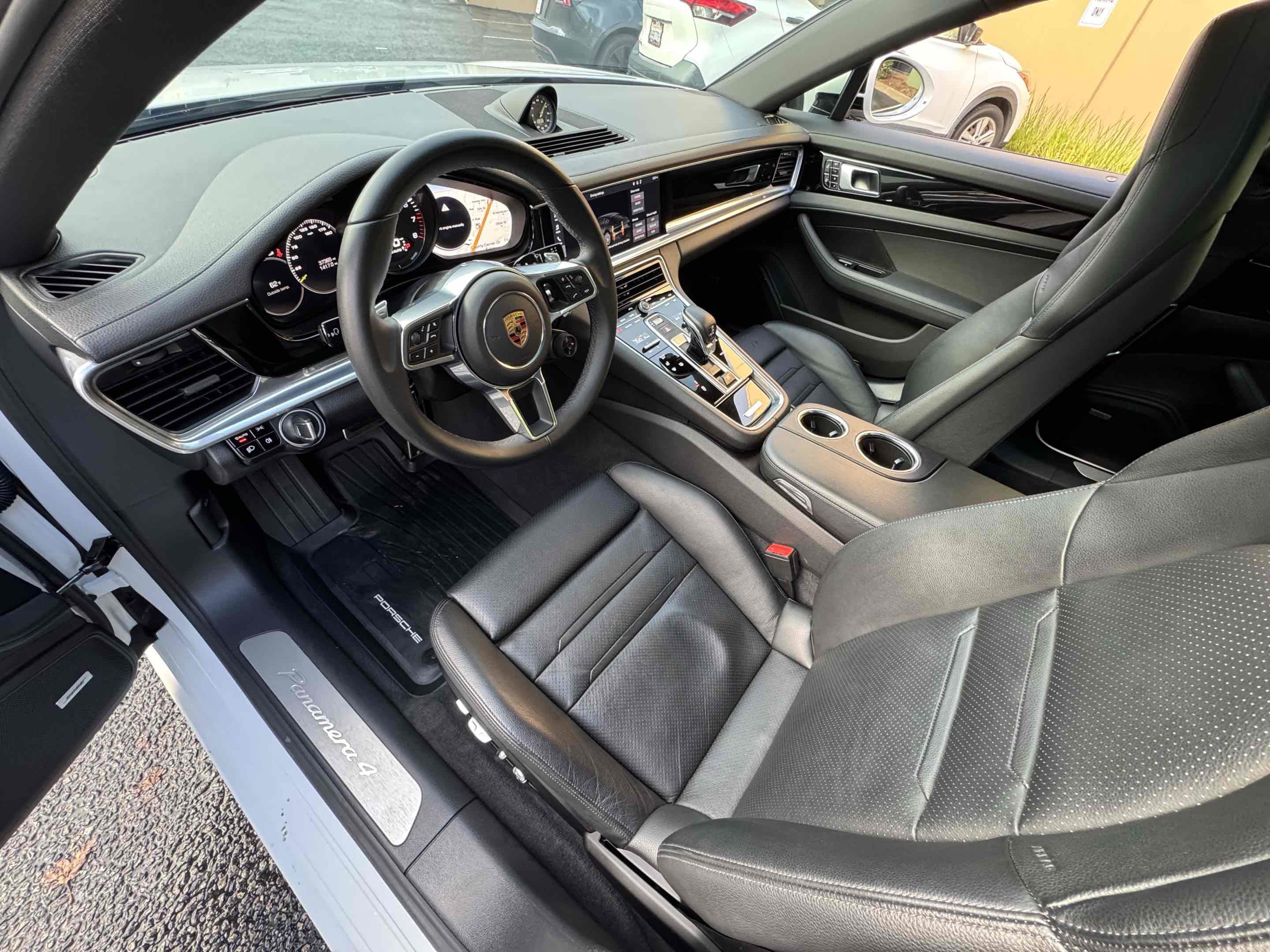 Used 2020 Porsche Panamera 4 image 41