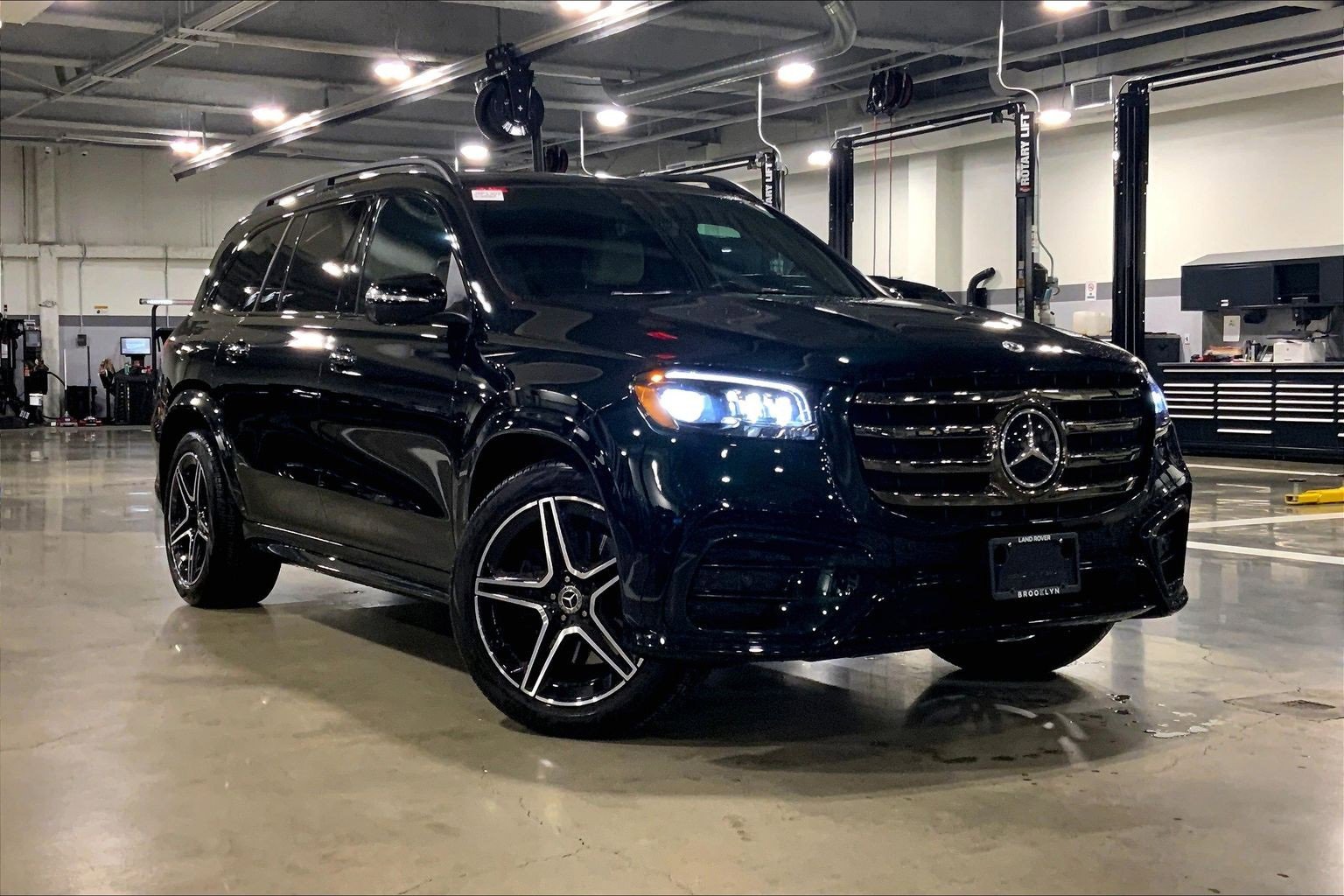 Used 2024 Mercedes-Benz GLS 450 4MATIC image 7