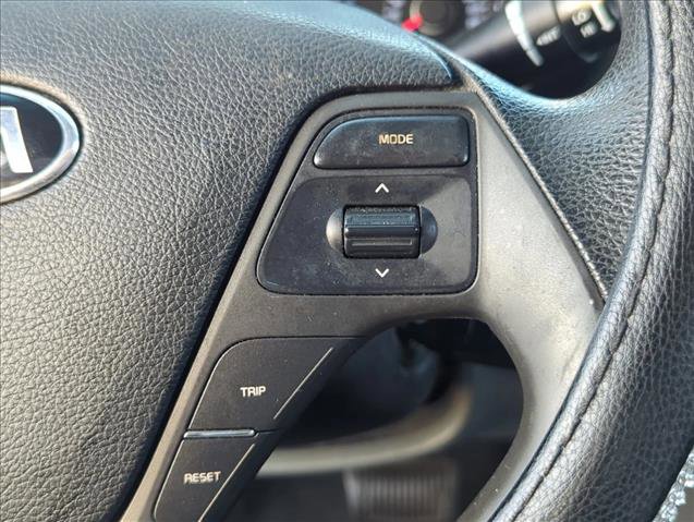 Used 2017 Kia Forte LX image 11