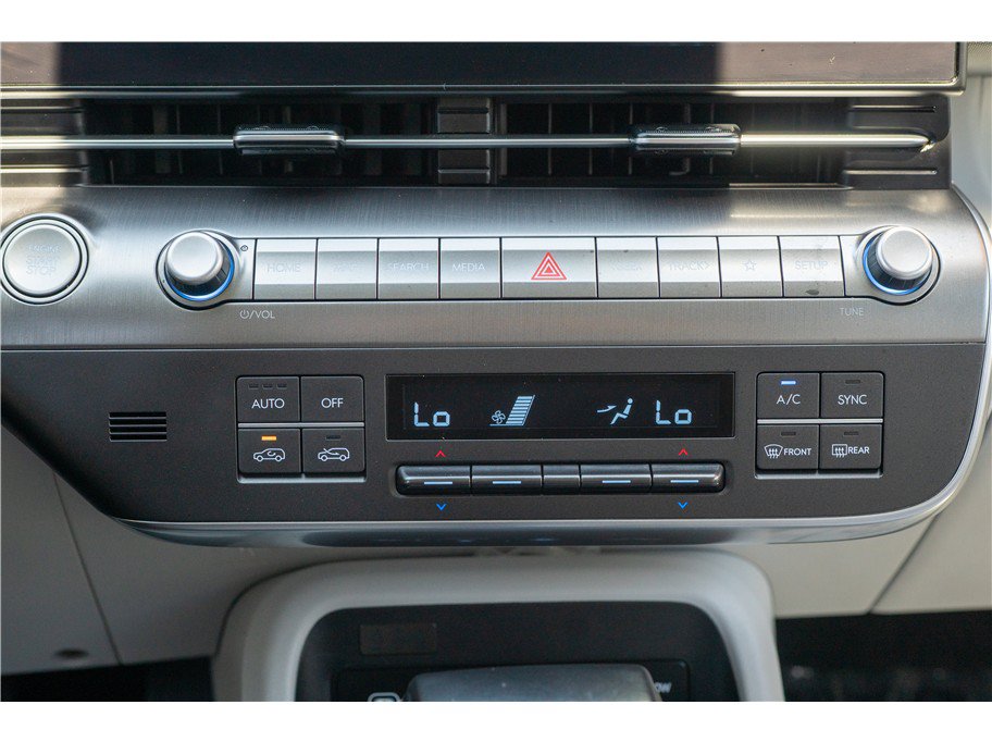 Used 2025 Hyundai Kona SEL FWD image 6