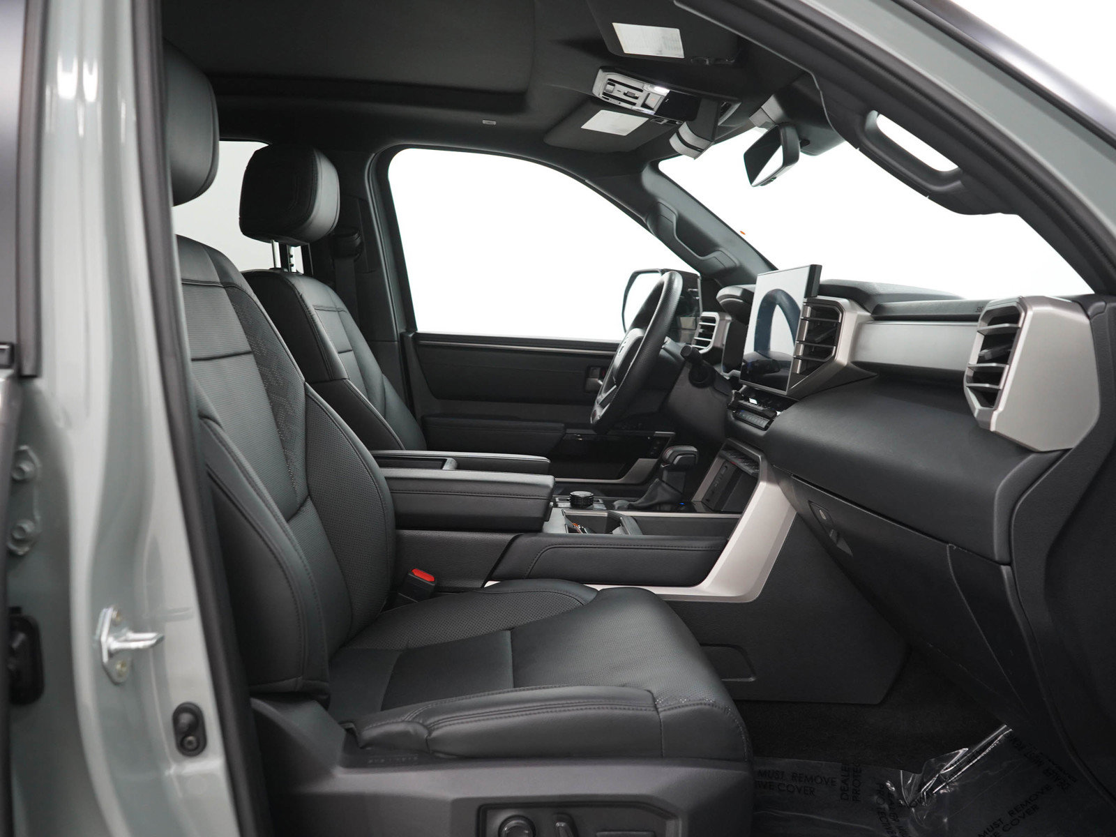 Used 2025 Toyota Tundra Limited AWD/4WD image 11